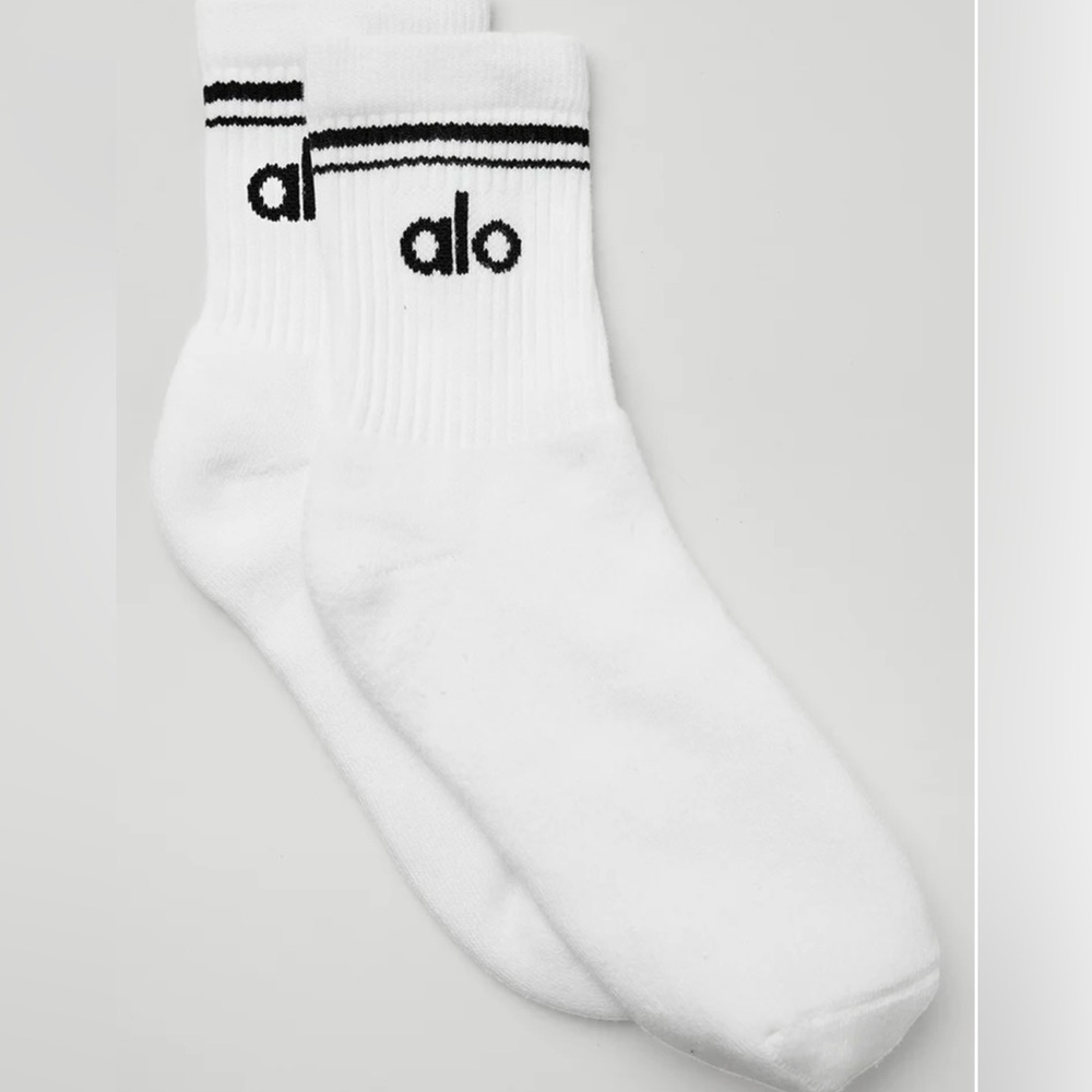 Alo Yoga unisex hand-crew socks women size 12-16.5  men's size 10.5 -15